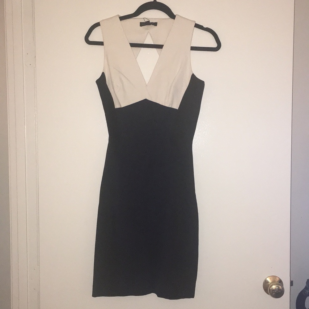 Color Block Cut-out Sheath Dress
